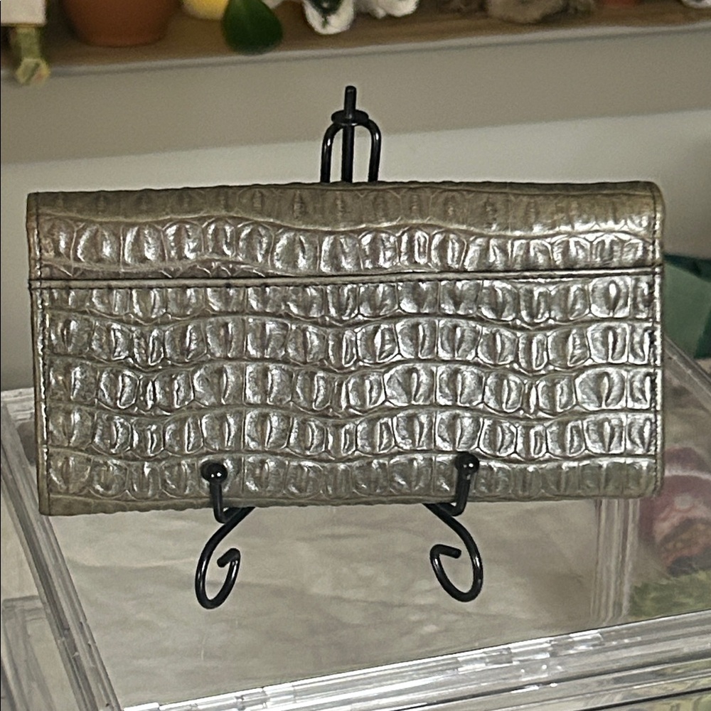 Furla Gray Croc Embossed Wallet with Silver Hardware Clasp Closure 7.75”x 4” EUC - Picture 4 of 6